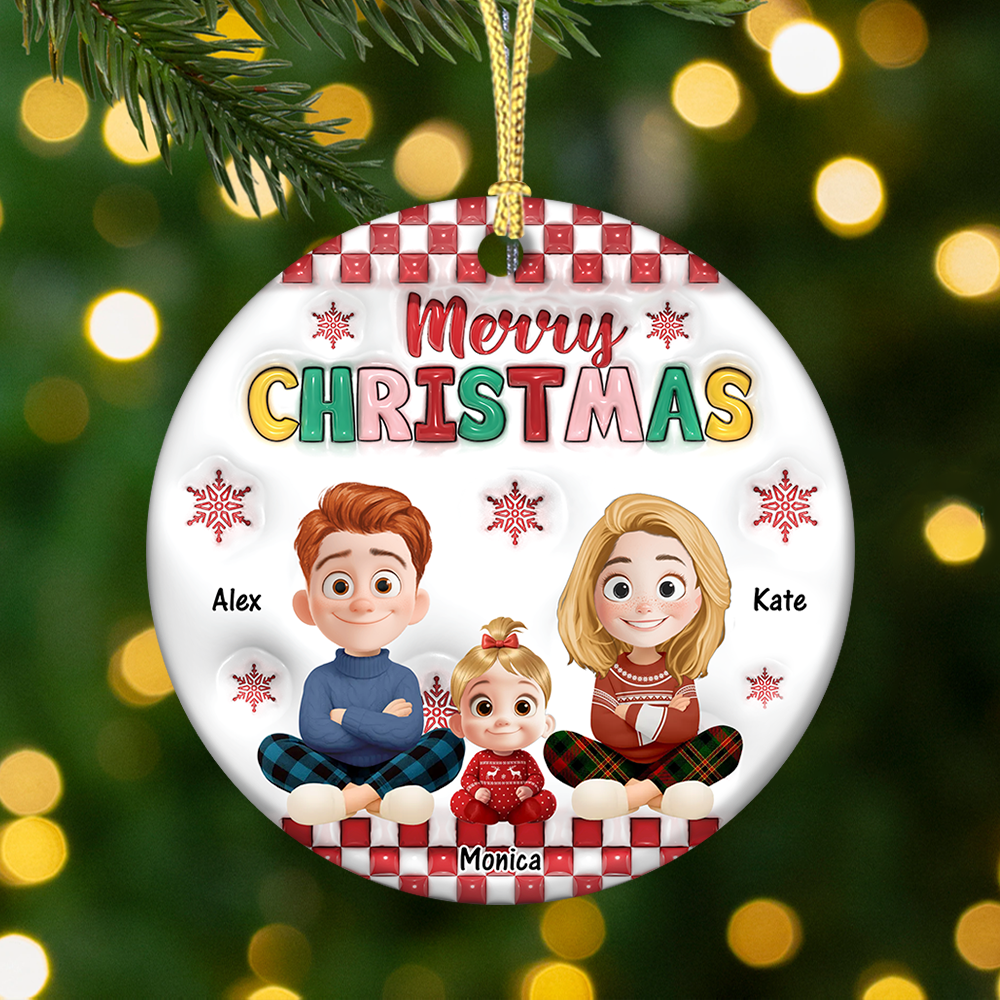 Personalized "Merry Christmas Family" ceramic ornament with custom names. A festive holiday keepsake.