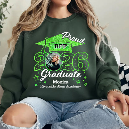 Cette maman appartient à - T-shirt unisexe personnalisé 